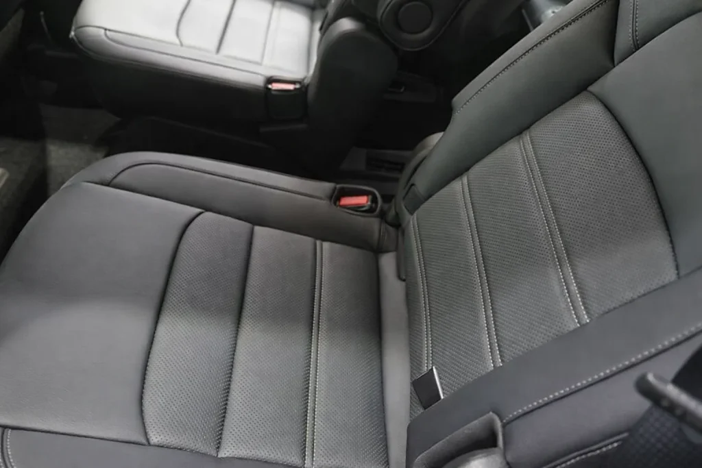Quiet Cabin Comfort – Executive private space for work