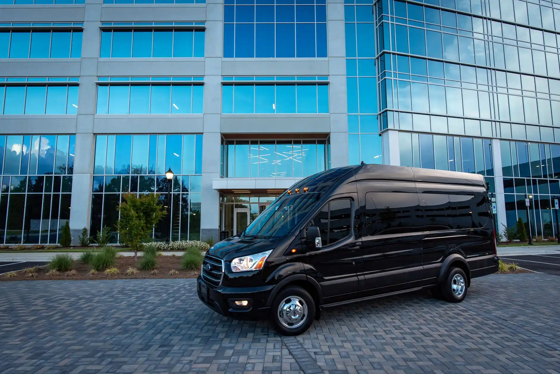 Luxury Sprinter Van for 14 Passengers – When You Need Space